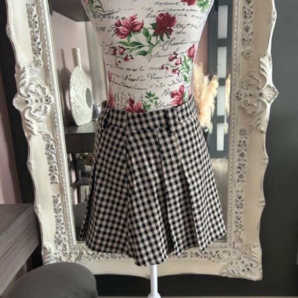 Skirt checkered mini skirt size 4 with pleat and flare - Picture 3 of 4